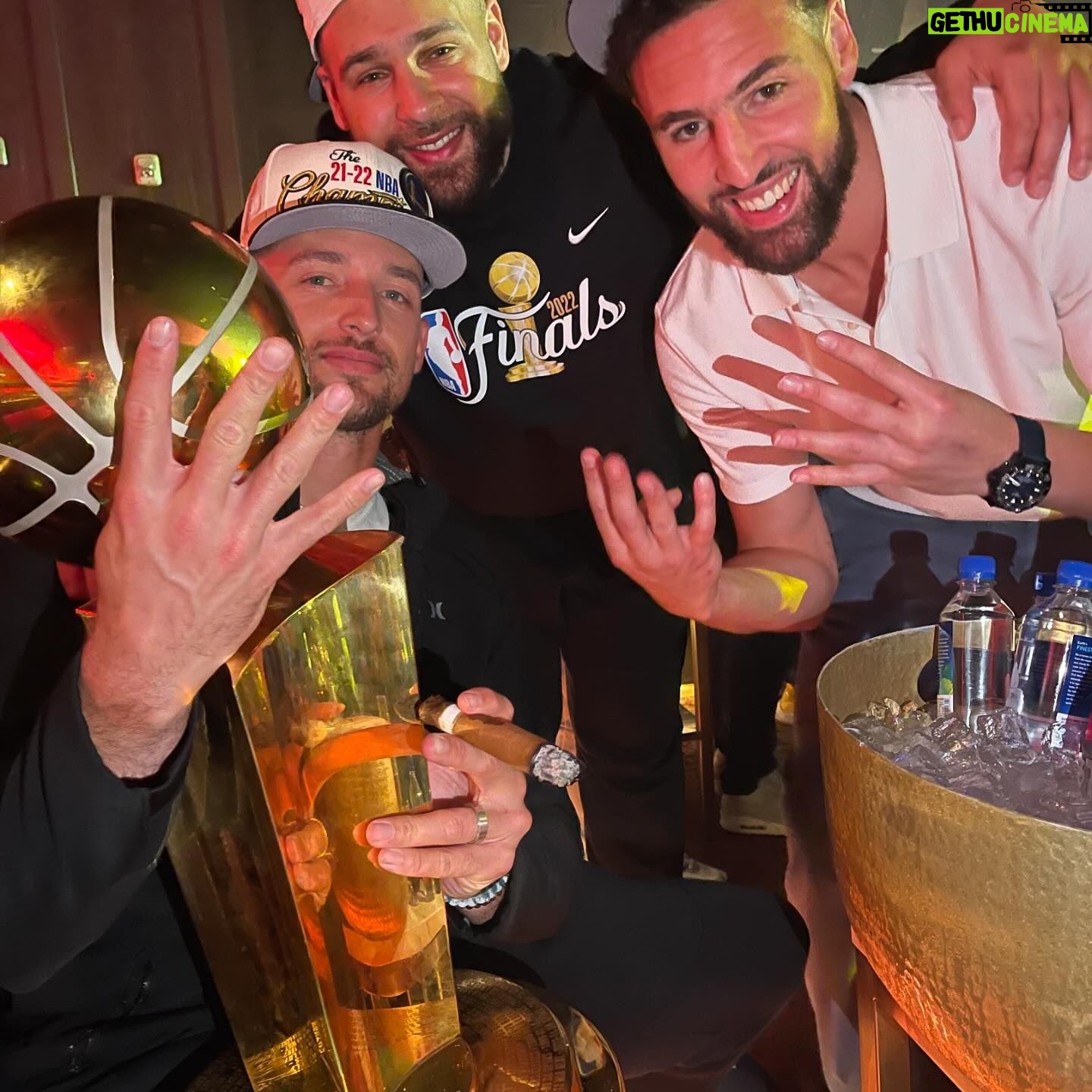 Klay Thompson - 2 Million Likes - Oh Bay Area , there are not enough words and images to convey how I really feel about yall . From the bottom of my heart, thank you so much for some of the best times of my life. It was such an honor to put that Dubs jersey on from day 1. I really just wanted to be the best I could be and help bring as many championships as possible to the region. The best part was not the rings though, it was the friendships I made that will last a lifetime . My family and I would like to thank all of the amazing people who work tirelessly to make the @warriors organization world-class. Don’t be sad it’s over, be happy it happened . Until we meet again. Sea captain out 🫡
#foureverchamps #splashbros4life #oaklandforever