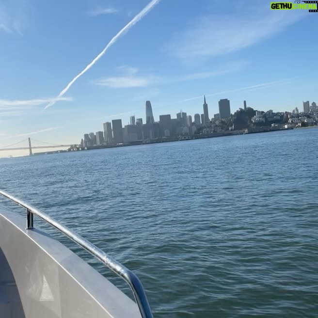 Klay Thompson - 2 Million Likes - Oh Bay Area , there are not enough words and images to convey how I really feel about yall . From the bottom of my heart, thank you so much for some of the best times of my life. It was such an honor to put that Dubs jersey on from day 1. I really just wanted to be the best I could be and help bring as many championships as possible to the region. The best part was not the rings though, it was the friendships I made that will last a lifetime . My family and I would like to thank all of the amazing people who work tirelessly to make the @warriors organization world-class. Donāt be sad itās over, be happy it happened . Until we meet again. Sea captain out š«”
#foureverchamps #splashbros4life #oaklandforever