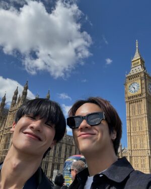 Korapat Kirdpan Instagram - Selfie Like a Tourist at London