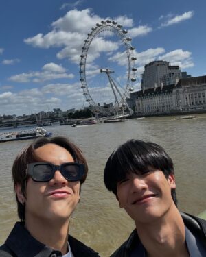 Korapat Kirdpan Instagram - Selfie Like a Tourist at London