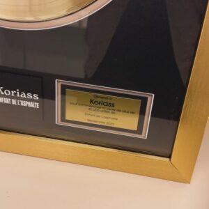 Koriass Instagram - Une belle surprise 💜

40 000 unités vendues pour la chanson Enfant de l’asphalte 📀📀📀

Merci pour votre support indéfectible et grandissant depuis plus de 15 ans déjà ⏳

On le fait fuck all pour recevoir des plaques mais ça motive pour la suite 👷‍♂️

Photo: @coursh