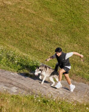 Kota Kagami Instagram - 最近開始迷戀上跑步🏃🏻
自從穿過NB 最新一代跑鞋1080v13
真心愛上
前所未有的Q彈腳感
用的是 Fresh Foam X 科技中底
一雙好的跑步鞋可以讓你
跑得更快 跑得更遠
不信去門市試穿就知道我說的是什麼感覺

#NewBalance 
#FreshFoamX 
#1080v13 
#runyourway