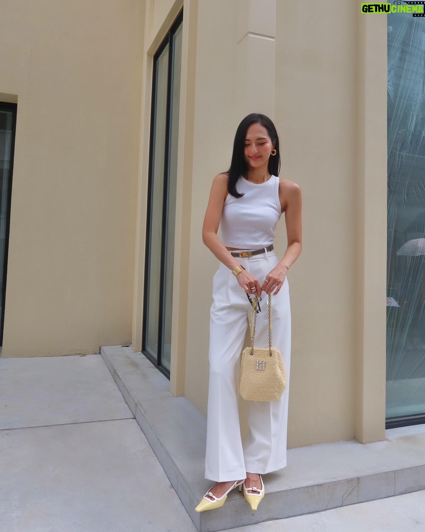 Kotoko Yamaga - 4K Likes - ホワイト×イエロー🍋
爽やかなテイストが大好物🤍
#ロジェヴィヴィエ
#PR #rogervivier