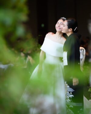 Kotoko Yamaga Instagram - はんにゃの結婚式のデータ✨
家族写真多め😍

チャペルでの入場シーンでも、はんにゃへの一言でも、父のスピーチでも、泣きまくった一日。
はんにゃは輝いていて世界で一番綺麗だった😍🤍✨

#お姉ちゃん