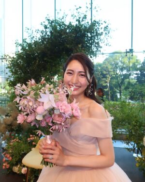 Kotoko Yamaga Instagram - 今日は、、、

世界で一番大好きなお姉ちゃんの結婚式！！！
✨🤍💐💖😭✨✨

幸せな時間でした！！

すごく綺麗で、幸せそうで、私も嬉しい気持ちでいっぱいになったよ。
泣かないと思ったのに号泣してしまった。
きっと私は、はんにゃが思うよりも、はんにゃのことを大好きで、大切に思っているんだと再確認した一日。

ずっと幸せでいてね！！！
大好きだよ、ずっと幸せでいてね☺️✨