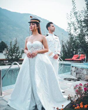 Krishna Mukherjee Instagram - Here’s to new beginnings 🥂 
We got engaged 💍 With my Sailor boy Chirag Batliwala ❤️🧿
.
Photography- @israniphotography 
Decor - @jestbeauevents011 
MUA - @makeupbyniharikamukim

Stylist: @stylebysugandhasood
Jewellery: @bhushanjewellersolan
Outift: @style__inn