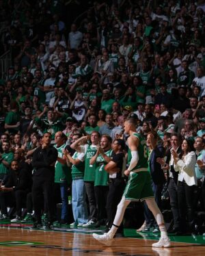 Kristaps Porziņģis Instagram - Champs 💚☘️