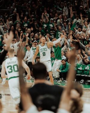 Kristaps Porziņģis Instagram - feels great to be back
thankful for the support!
we have a lot more work to do ☘️