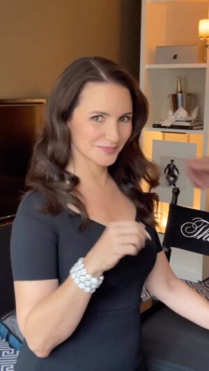 Kristin Davis Instagram - Last night was such a wonderful celebration of #satc25 , starting with my wonderful friends who help me get myself together- @genevieveherr MU, @anthonycampbellhair , @samanthamcmillen_stylist 
My publicist of many decades @amevipix ♥️
And so much help from @lexrobins 
Also must acknowledge @highbrowhippie for my hair health and color 🙏🏼
Love you ALL !
More to come ……
Thank you @streamonmax 💙