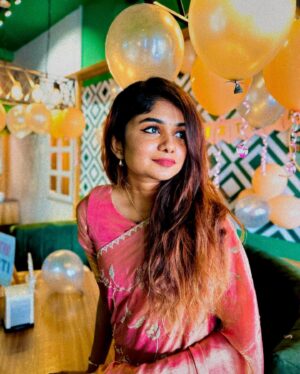 Kriti vamshini Instagram - …and it went like🌺❤️

#birthdaydump #22 #tamilmuser