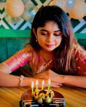 Kriti vamshini Instagram - …and it went like🌺❤️

#birthdaydump #22 #tamilmuser