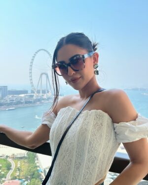 Krystle D'Souza Instagram - Zara puch ke tu das ki nahi ki ay sach mere dil nu 🫶🏼