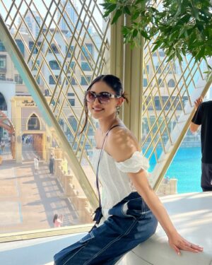 Krystle D'Souza Instagram - Zara puch ke tu das ki nahi ki ay sach mere dil nu 🫶🏼
