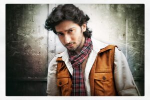 Kunal Karan Kapoor Instagram - An old friend. 📷 : @8thwonderproductions