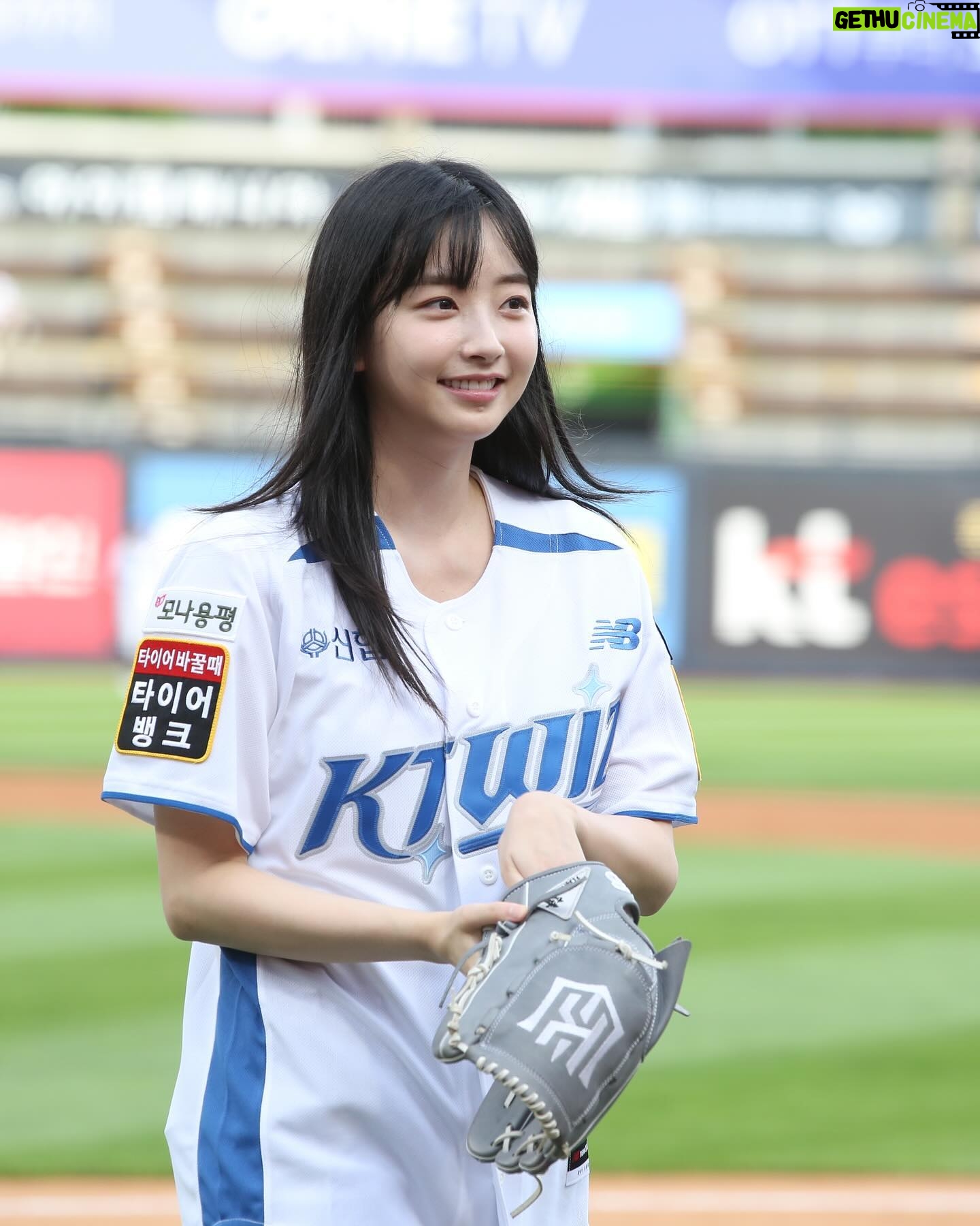 Kwon Ah-reum - 16.4K Likes - ģ¹ė¦¬ģ ģģ š§āāļø ė§ė¤ģ“주ģ kt wiz ģ ģė¶ė¤ ģ ė§ ź°ģ¬ķ©ėė¤!!
ėė¶ģ ģ ėź² ģģķź³ ź°ėė¤!
Kt wiz 2ģ°ģ¹ ź°ģź³ !!!
ssgģ ģė¶ė¤ė ė¹ģ¤ėė° ź³ ģķģ
Øģ“ģšš»