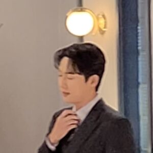 Kwon Hwa-woon Instagram - 오늘도 연기자 모드