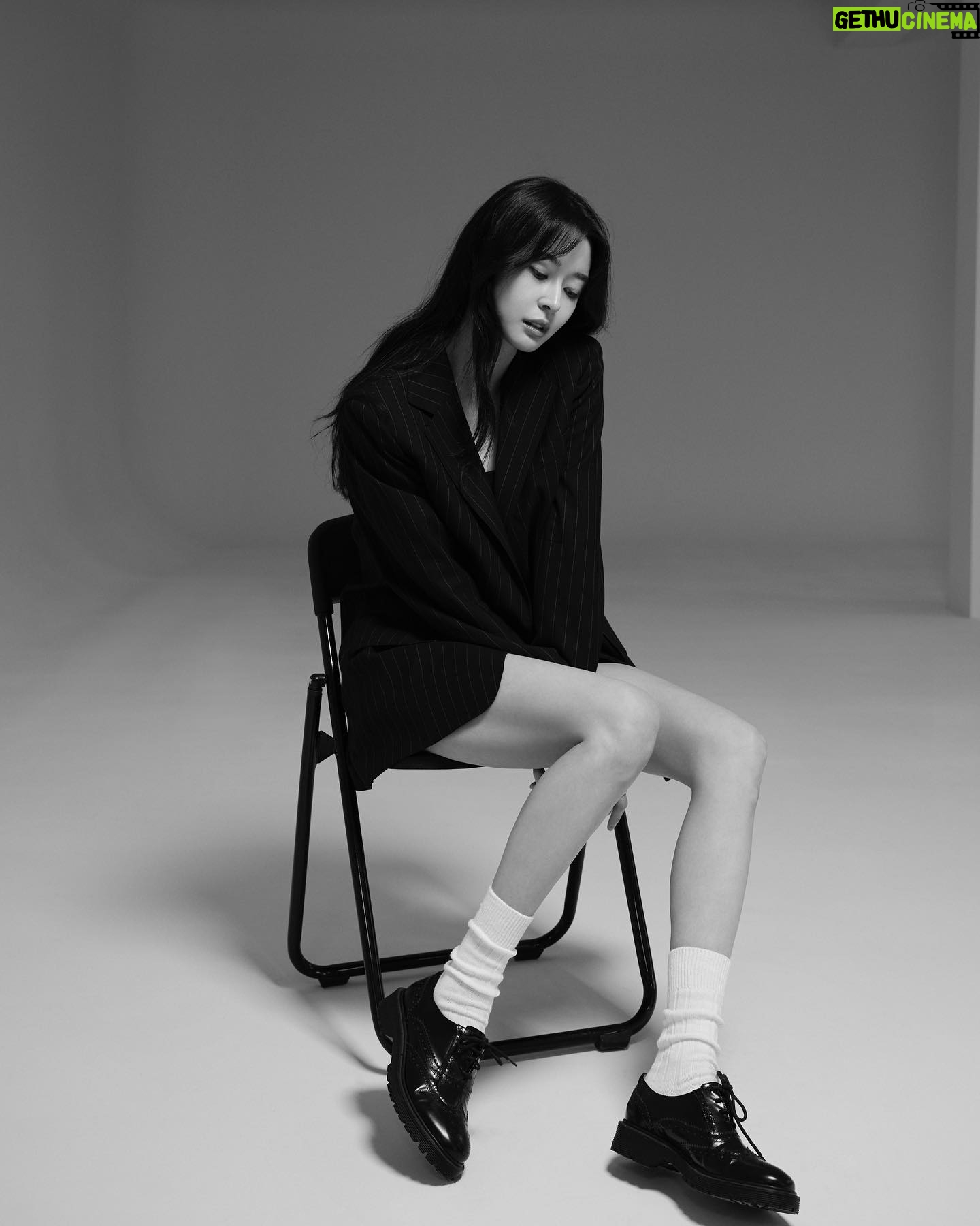 Kwon Na-ra - 270K Likes -