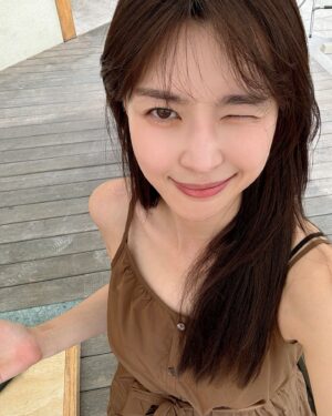 Kwon Na-ra Instagram - 🤎