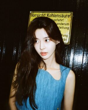 Kwon Na-ra Instagram - 🩵