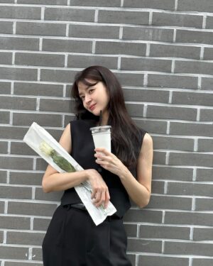 Kwon Na-ra Instagram - 🖤