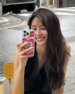 Kwon Na-ra Instagram - 🖤