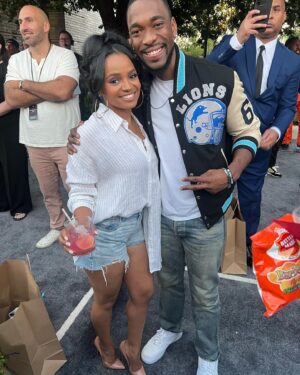 Kyla Pratt Instagram - Make sure you watch Beverly Hills Cop : Axel F on @netflix !!! 

I had the pleasure of working with a legend at a very young age. His kindness and professionalism laid the blueprint for what i have aspired to be in this industry. Whatever he is apart of, i will support.

#Legend
#EddieMurphy
#Netflix
