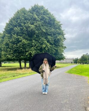 Kylie Minogue Instagram - A happy Saturday in Ireland 🇮🇪 See you tomorrow @epfestival !!! 💚✨