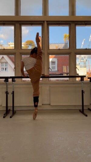 Kylie Shea Instagram - 4122 . @pointechronicles . dance your dance . the right ones will come .

sending love . 

all ways . always .

xxx 🤍 ooo

🎶 @usher 

#kylieshea
#pointechronicles 
#Usher