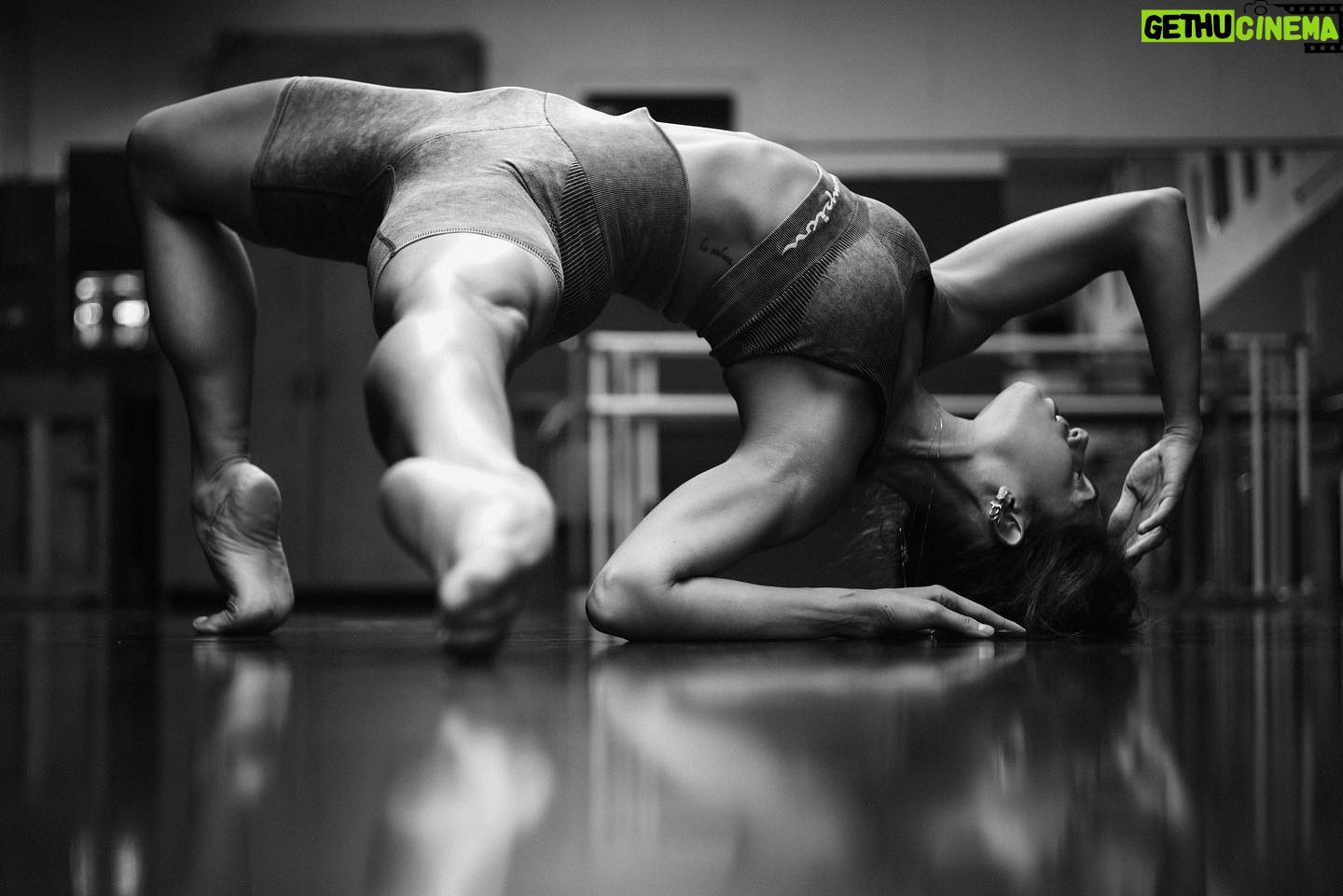 Kylie Shea - 13K Likes - △⃒⃘ .
@leica_camera self-portrait series
xxx o o o
