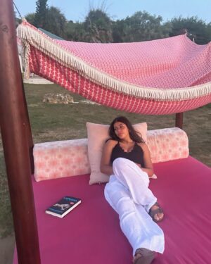 Kyndra Sanchez Instagram - Puerto Rico 💞💖💕
Adoring my new read so far- Lapvona by Ottessa Moshfegh @penguinpress