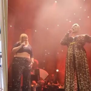 La Big Bertha Instagram - Ma @loladubini 🥹❤️🥹 

Ce duo c’etait tellement du feu. Fier de nous. Merci pour ta simplicite merci pour ton talent merci pour ce grand rayon de soleil que t’as embarqué avec toi. C’est tellllllement bien. On l’a fait !!!!!!! 

Bienvenue dans la famille du @cabaret.lesecret ! 

Merci chouquette @manonbrilcuah pour la video ! Et merci @monsieur.gac pour la photo ❤️ … et merci @juliettearmanet pour l’inspi ❤️❤️❤️

Love love love