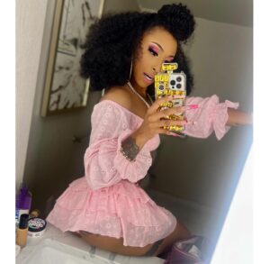 La Love The Boss Instagram - Pretty In Pink 💕