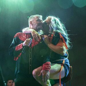 La Prohibida Instagram - con mi @rafaspunky ❤️ en Barcelona, donde me invitó a participar en su concierto.
Rafa es el autor de “Flash” ⚡️ y de muchos otros de mis temas, y pronto vamos a grabar un dúo 🎵
Ojalá más noches como esta!
Fotos @julietaferoz