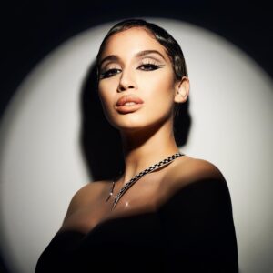 La Zarra Instagram - Diamonds are a girl’s best friend 💋

Un Grand Merci

Photographe: @brunogasperini 

DA : @hakimghorab 

Stylisme: @williamcarnimolla 

Glad to Wear 💎

Jewelry by:
@maximiliennowakjoaillerie 

Glam
Makeup:@alexiamzallag 

Hair Stylist: @aliciadubois82