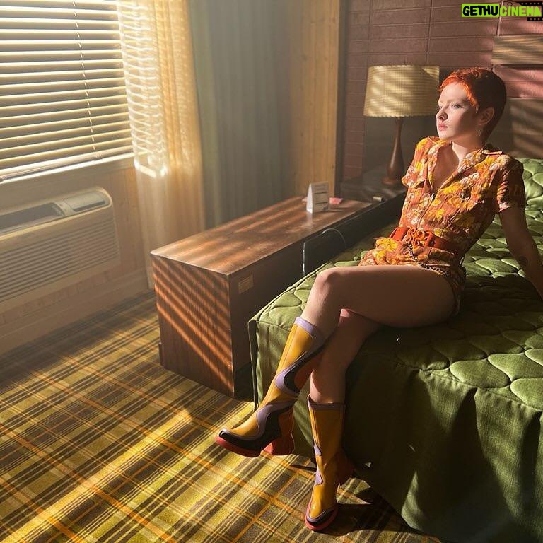 Lachlan Watson - 66.3K Likes - “𝘎𝘭𝘦𝘯𝘥𝘢, 𝘌𝘱𝘪𝘴𝘰𝘥𝘦 𝘚𝘪𝘹”
@christineelisemccarthy , 2022
new episode of chucky tonight on @syfy :)