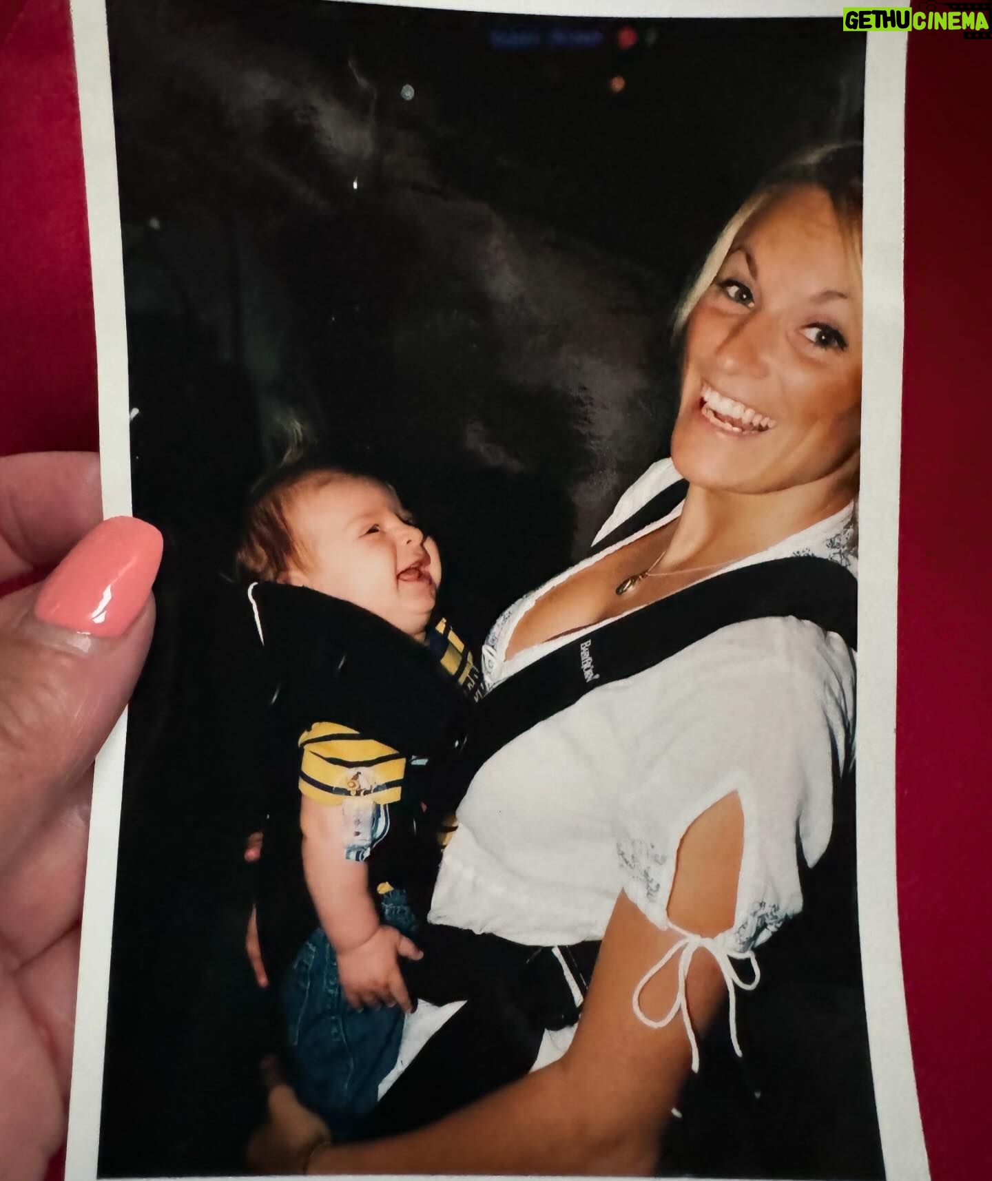 Laila Bagge - 11.2K Likes - Grattis på 21 årsdagen @liampitts03 jag är så otroligt stolt över att få vara just din mamma ❤️ Framtiden är ljus fortsätt gå din väg och lev livet fullt ut som du vill leva det. Allt är möjligt det är bara att kriga för det du vill. Och hela familjen kommer alltid att finnas vid din sida, fortsätt va lika ödmjuk och omtänksam som du är med båda fötterna på jorden! love u @liampitts03 ❤️