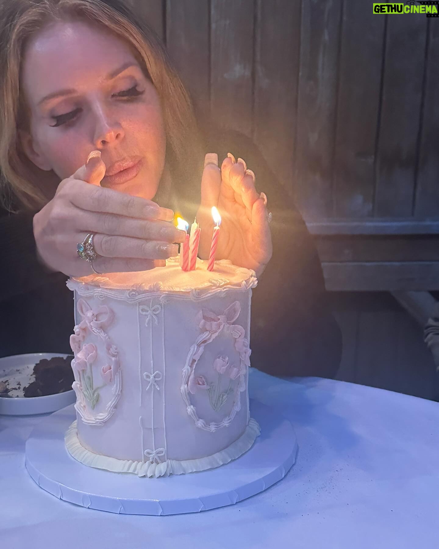 Lana Del Rey - 4.2 Million Likes - I just wanted to say I’m so blessed to have been able to have my birthday with my girlfriends. Fenway Park was amazing and so proud of the band. The next day we got to be with Jen on the 21st. I’m only so sorry that only minutes after you blew out your candles on your own birthday that we always celebrate together you got that phone call at the restaurant about ur dad. I’m so glad me and Annie were there. And I’m also just so sorry that that same day Nikki‘s dad fell ill. But we’ve been able to be with both of you guys this week and that’s all that matters to me. Love you both and I love your dads. Thank you for throwing me a little birthday dinner and my beautiful ribbon cake. I’m so so lucky that we’ve gotten to celebrate everybody, I’m probably the luckiest girl in the world for all the best reasons. thank you for being my rocks.