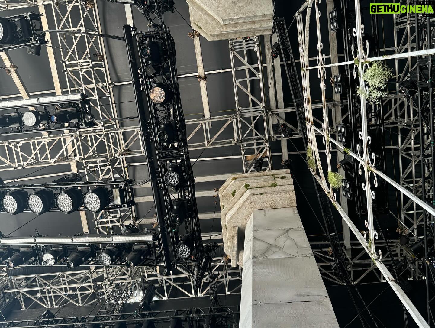 Lana Del Rey - 3.5 Million Likes - Jesus, it’s hot. Just taking 10 minutes in the balcony.
Let’s go Fenway