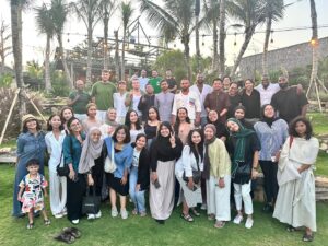 Langston Hues Instagram - [Quran 3:103] You shall hold fast to the rope of God, all of you, and do not be divided. ❤️

@muslimsinbali

Muslims In Bali Social May 2024
 #muslimsinbali