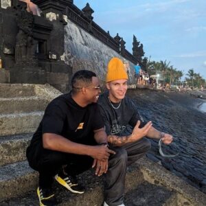 Langston Hues Instagram - The believers are but one brotherhood, so make peace between your brothers. And be mindful of Allah so you may be shown mercy. Qur'ān 49:10

Alhamdulillah one of the greatest feelings in the world is witnessing your brother in this life become your brother in the life to come as well 🙌🏽 Takbir!

Let's all give our new brother @danxned a warm and beautiful welcome to the faith, and show him what Islamic brotherhood is all about. Welcome fam 💯

#muslim #quran #ramadan #deen #islam #shahadah #newmuslim #syahadat #revert #converttoislam