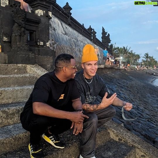 Langston Hues - 1.1K Likes - The believers are but one brotherhood, so make peace between your brothers. And be mindful of Allah so you may be shown mercy. Qur'ān 49:10
Alhamdulillah one of the greatest feelings in the world is witnessing your brother in this life become your brother in the life to come as well 🙌🏽 Takbir!
Let's all give our new brother @danxned a warm and beautiful welcome to the faith, and show him what Islamic brotherhood is all about. Welcome fam 💯
#muslim #quran #ramadan #deen #islam #shahadah #newmuslim #syahadat #revert #converttoislam