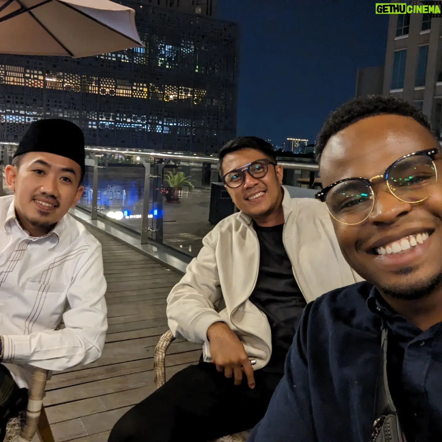 Langston Hues - 875 Likes - There will be times when the Almighty holds you back temporarily until the path is clear for you to move on. He can see things you can’t. Be thankful for the delay. Don’t curse it. The Owner of Time knows when it’s best for you to carry on with your journey.
- Mufti Menk
#muftimenk #ikwan #islam #jakarta #indonesia