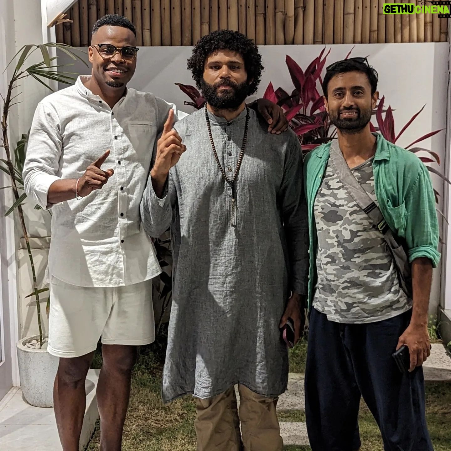 Langston Hues - 1.3K Likes - And hold fast, all together, by the rope which Allah (stretches out for you), and be not divided among yourselves; and remember with gratitude Allah's favour on you;
Quran 3:103
Thank You @ananta.villas
#seekingnearness #seekers #retreat #bali #ihsan #balimuslims #muslimsinbali