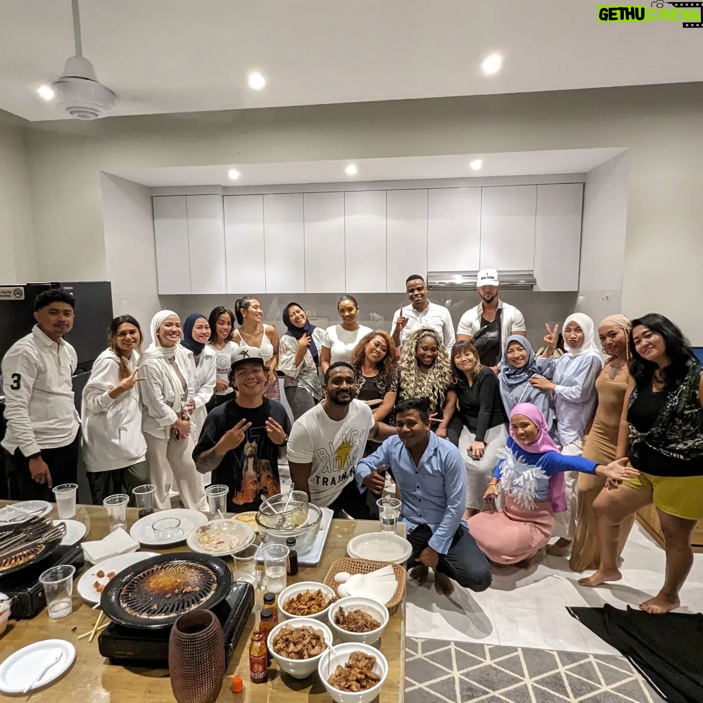 Langston Hues - 1.3K Likes - And hold fast, all together, by the rope which Allah (stretches out for you), and be not divided among yourselves; and remember with gratitude Allah's favour on you;
Quran 3:103
Thank You @ananta.villas
#seekingnearness #seekers #retreat #bali #ihsan #balimuslims #muslimsinbali