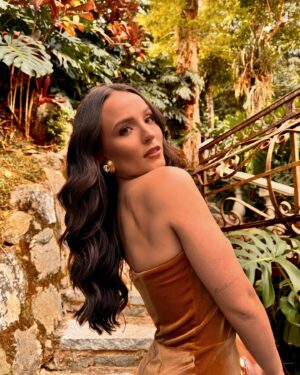 Larissa Manoela Instagram - Weeding day 🤎