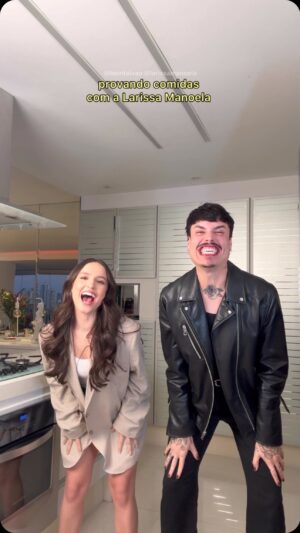 Larissa Manoela Instagram - EU SOU DE HUMANAS!!!!!