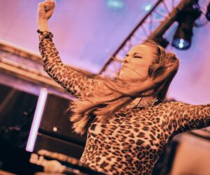 Larissa Rieß Instagram - Closing Mainstage at @natureonefestival beeing 8 months pregnant. This was magical. Thank you 🙏