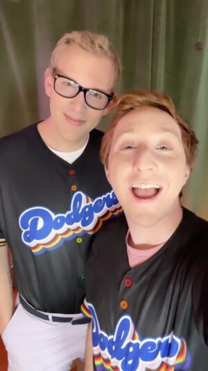 Larry Saperstein Instagram - New ep streaming now at the link in bio! Let’s get nerdy 🤓 #ltat