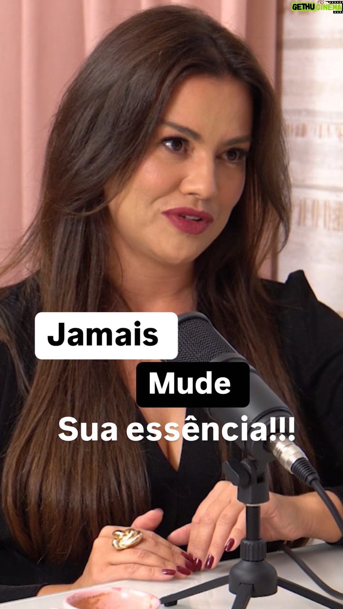 Laryssa Dias - 2K Likes - Jamais mude sua essência e seus valores inegociáveis por um relacionamento que está fadado ao fracasso!✌️
Esse trecho foi retirado do @sos.cast no episódio com a atriz @laryssadiasoficial 💖
Assista o completo lá no nosso canal!
Link na bio! 🎥
E pra você, quais são seus valores inegociáveis em uma relação??