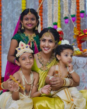 Lasya Manjunath Instagram - Na Chinni allari kannammaluuuu 😍❤️😘😘🧿🧿🧿
@urs.junnu @its.memunnu 

#janmashtami #janmashtamispecial